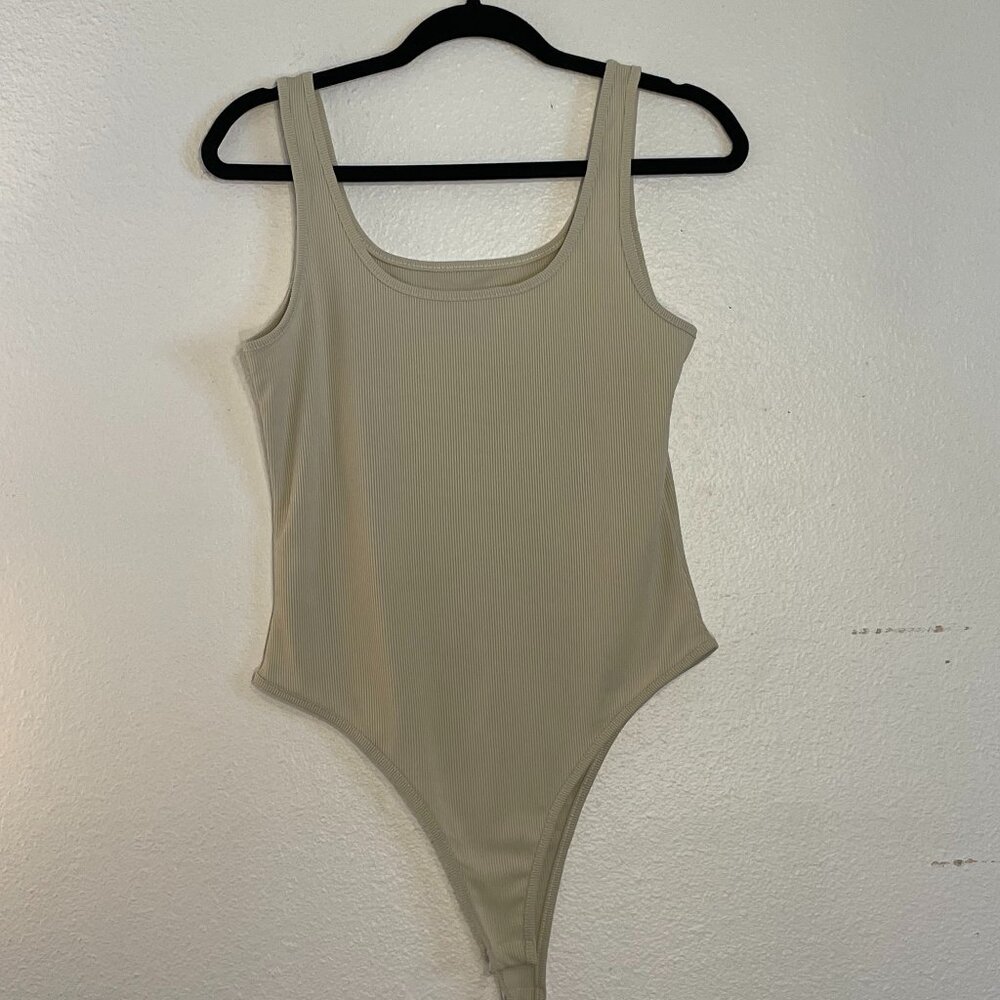 Neutral Ribbed Bodysuit – Tan/Cream